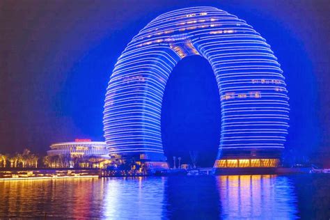 12 Amazing Buildings Of The World