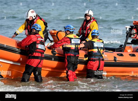 Coastguard Rescue and Inshore Lifeboat, Coastguards Rescue, RNLI ...