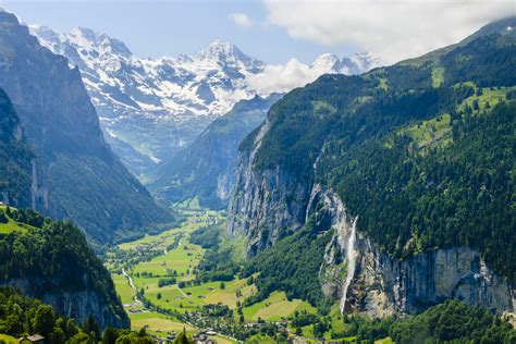 Visit Lauterbrunnen and the valley of 72 thundering waterfalls ...