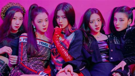 ITZY: JYP Entertainment reveals new girl group in pre-debut goodies to ...