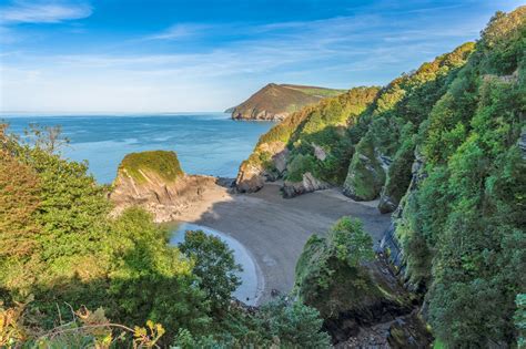 10 Best Beaches in Devon - Which Devon Beach is Right For You? - Go Guides