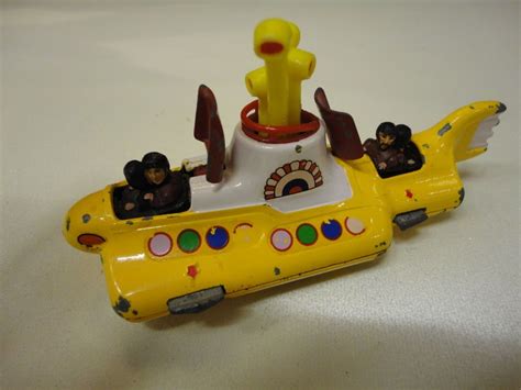 CORGI BEATLES YELLOW SUBMARINE DIE CAST MODEL 1967 | Beatles yellow ...