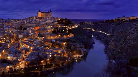 Toledo at night wallpaper - backiee