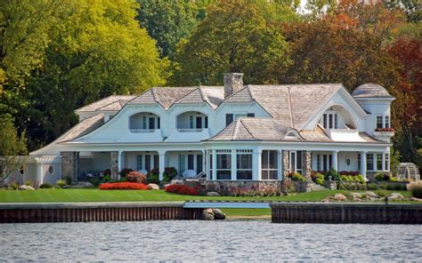 Southampton Village, NY Living: In-Depth Neighborhood Guide