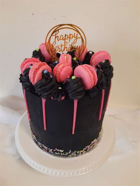 Cách làm chocolate cake with pink decorations Đơn giản tại nhà