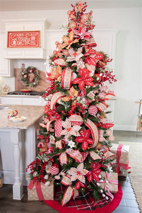 A Stunning Red and White Christmas Tree - Decorator's Warehouse