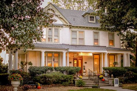 Stay in Style: Magnolia House Inn Bed & Breakfast - Visit Hampton, VA ...