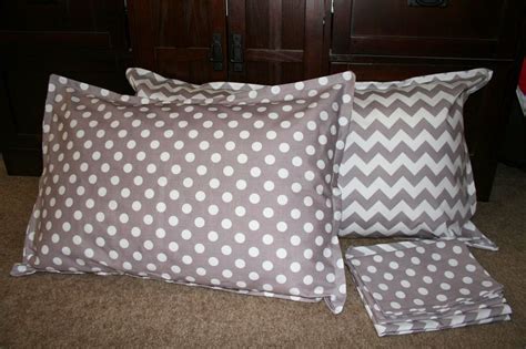 Glam Fabrics: Simple Pillow Sham Tutorial for Standard and King pillows