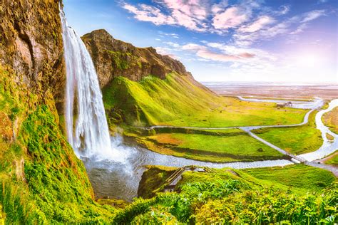 Tips For Seljalandsfoss Iceland: The Waterfall You Can Walk Behind ...