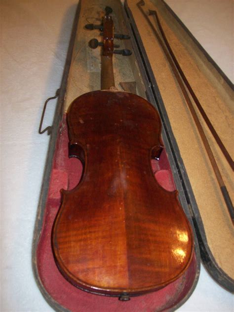 Antique Violin | Collectors Weekly