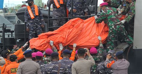 Sriwijaya Air Crash of Indonesian Boeing 737: What We Know