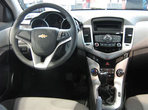 File:Chevrolet Cruze interior - PSM 2009.jpg - Wikimedia Commons