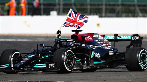 Lewis Hamilton heaps praise on Silverstone fans after thrilling ...