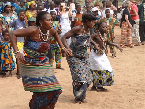 Benin dancers | African people, African dance, West africa