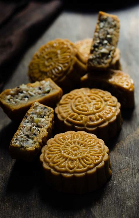 Traditional Chinese Mooncake - Lisa's Lemony Kitchen