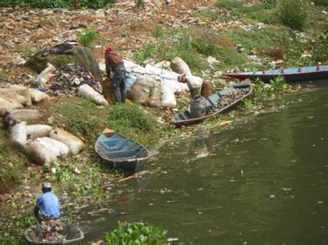 Pencemaran Sungai Kian Jadi Polemik di Indonesia, Ini Solusinya - Green ...