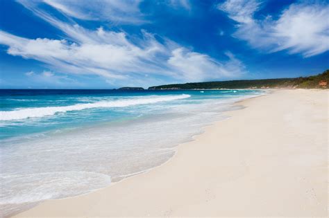 Best beaches to visit with your family over the holidays in Australia ...