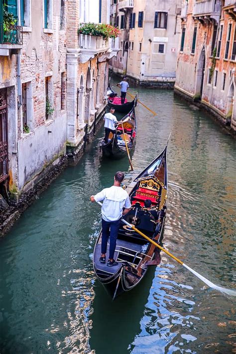 What to Expect on Gondola Rides in Venice - Julia's Album