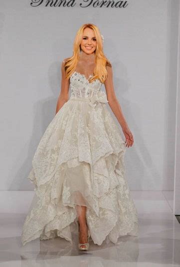 Britney Spears' Wedding Dress: YOU Decide What She Should Wear! | Glamour