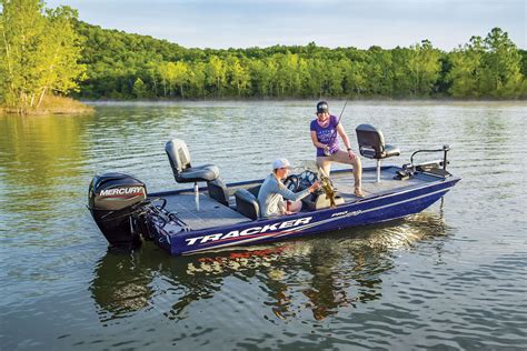 TRACKER Boats in Ontario | Town & Country Marine