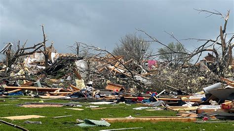 WATCH: Dozens of tornadoes sweep across America's heartland on Friday ...