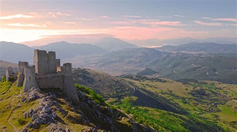 Rocca Calascio Castle • Famous building/monument » outdooractive.com