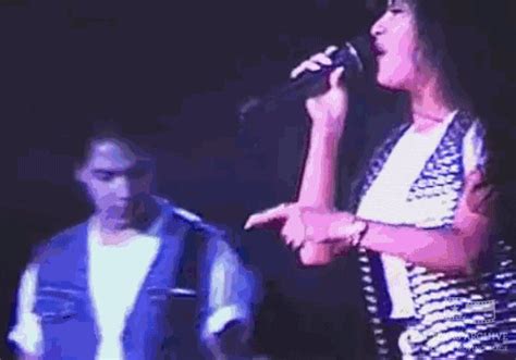 Selena-quintanilla-perez GIFs - Find & Share on GIPHY