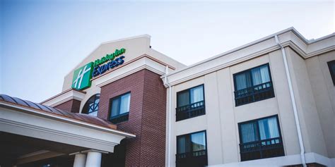 Affordable Hotels in Morton, IL | Holiday Inn Express & Suites Morton ...