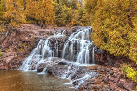 10 Ways to See Stunning Minnesota Fall Colors This Year