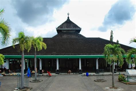 Masjid Agung Demak (1474) | Mistikus Cinta