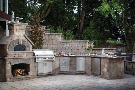 Explore Built-In Outdoor Grill Design Ideas & Inspiration | Belgard