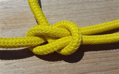 A flag knot for every flag | Yachting News | a small important detail