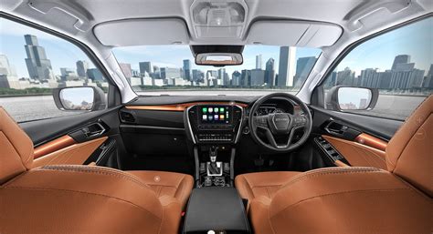 all-new-Isuzu-MU-X-interior - Pat Callinan's 4X4 Adventures