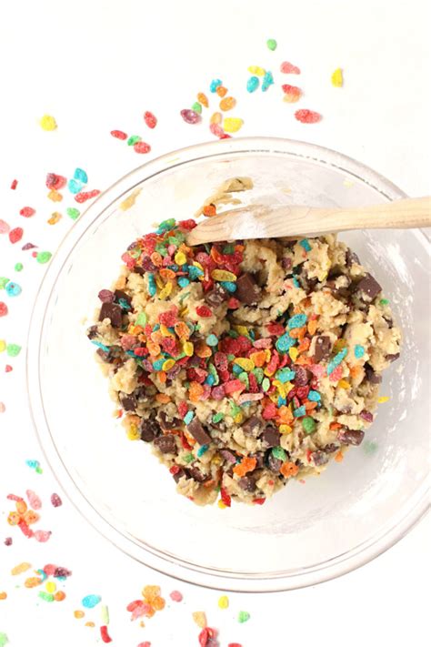 One Bowl Fruity Pebbles Chocolate Chunk Cookies - Wry Toast