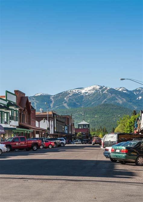 A view down Central Avenue in downtown Whitefish, Montana, looking ...