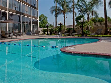 Holiday Inn Houston-Hobby Airport - Free Internet & More