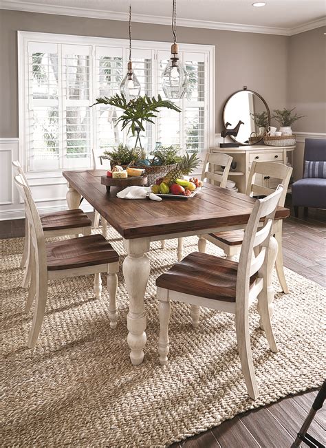 Rustic Farmhouse Dining Room