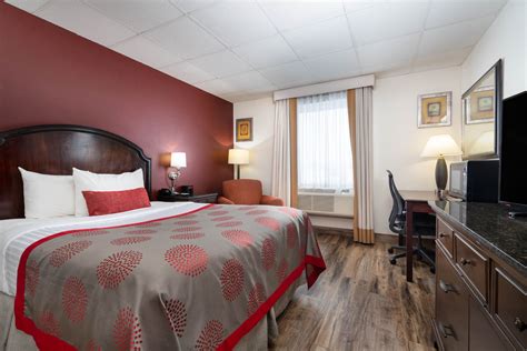 Ramada by Wyndham Albert Lea | Albert Lea, MN Hotels