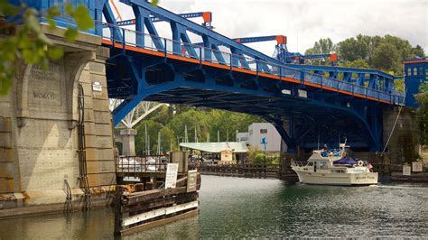 Fremont Bridge in Seattle, Washington | Expedia.ca