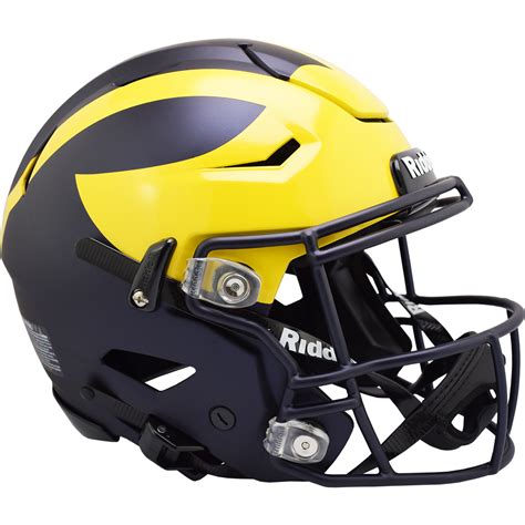 Michigan Football Helmet Png | ubicaciondepersonas.cdmx.gob.mx