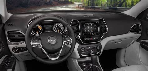 2019 Jeep Cherokee Interior Features | Cherokee Cargo Space