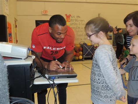 Football Pro and Wheeling Native C.J. Goodwin Visits Glen Dale ...