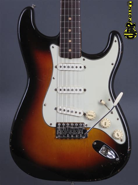 1959 Fender Stratocaster - 3-tone Sunburst - GuitarPoint