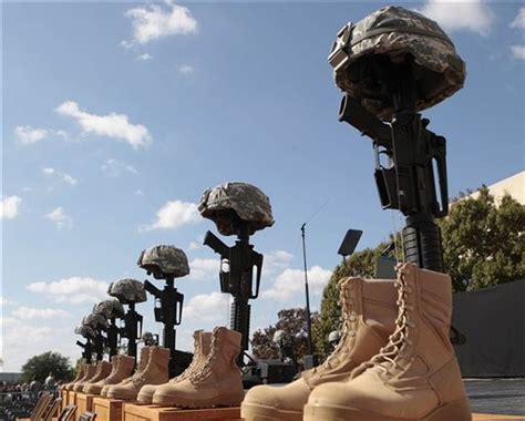 Fort Hood memorial service: Obama denounces 'twisted logic' that led to ...