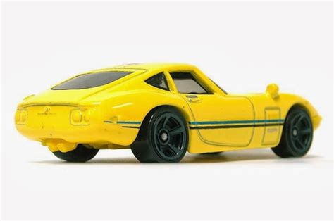 MINICARS: Hot Wheels Toyota 2000GT, now in yellow | Japanese Nostalgic Car