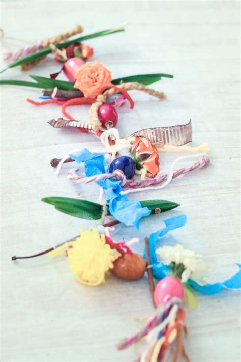 Spring Bird Nesting Mobile Using Yarn Scraps - Make and Takes