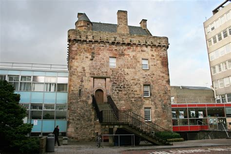 Merchiston Castle | Castle in Edinburgh, Midlothian | Stravaiging ...