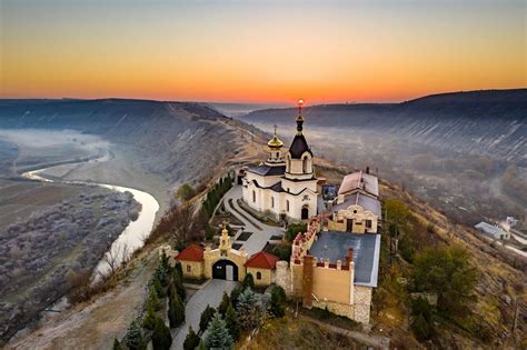 10 monumente importante din Republica Moldova