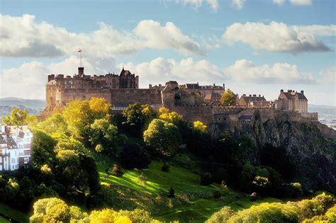 Edinburgh Castle - The Scottish Capital’s Majestic Hilltop Landmark ...