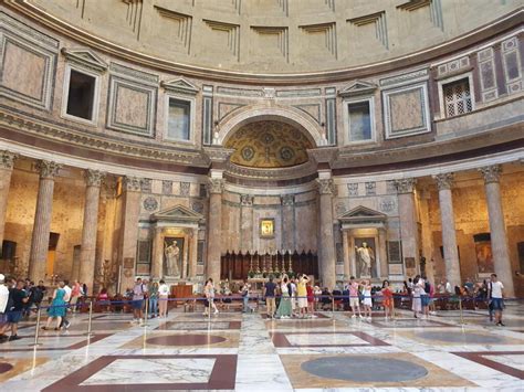 Photos Inside The Pantheon in Rome & What's Nearby?